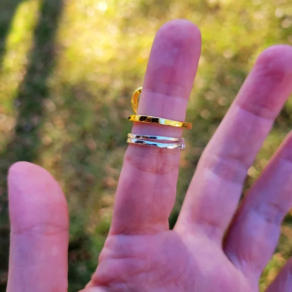 Disney Loki Gold Emerald Green 3 piece Ring Set Size 7.5 - Picture 8 of 12